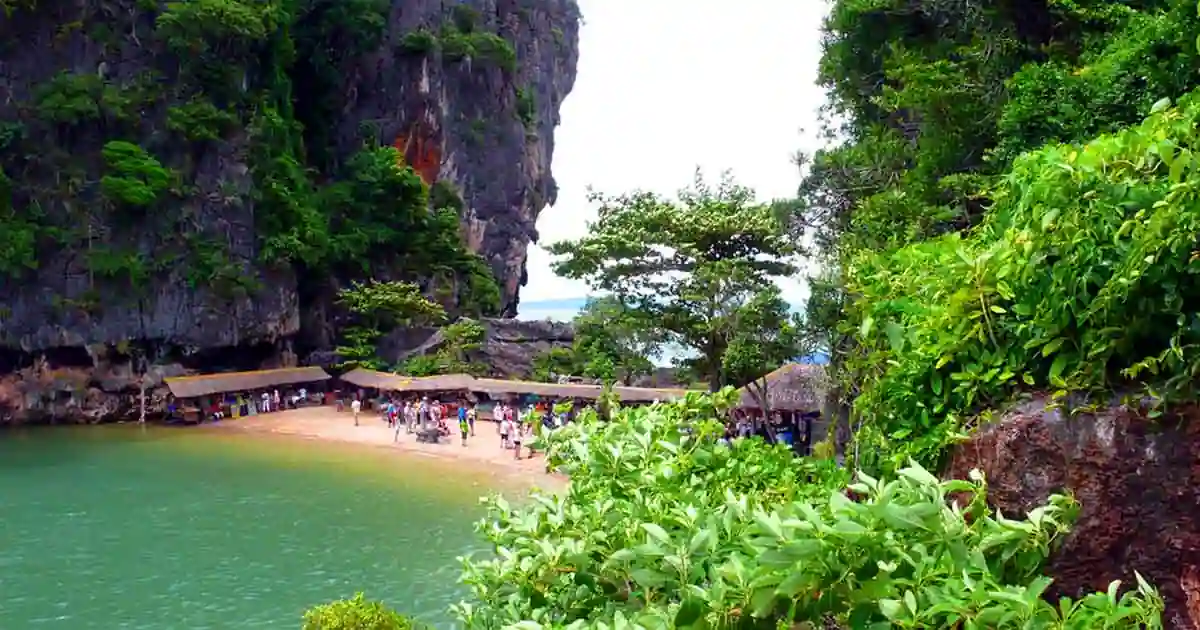 James Bond Island Tour from Phuket Phang Nga Bay with Canoeing and Lunch by Big Boat